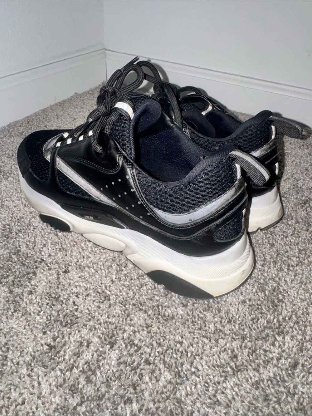 Dior B22 - Picture 2 of 3